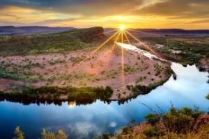 中路球队苦战取胜，引发球迷热议